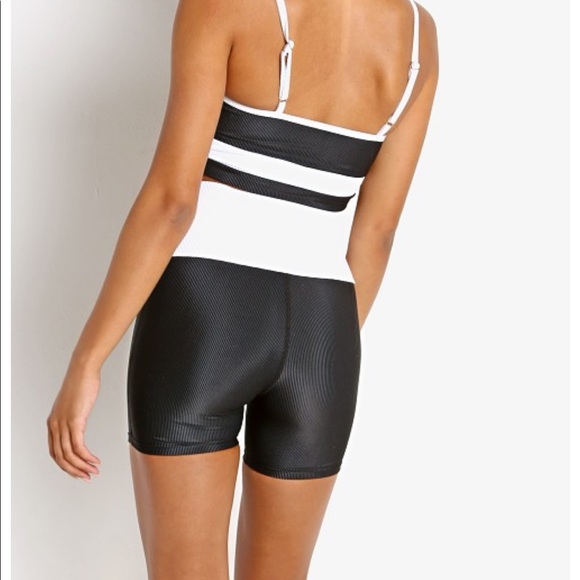 Beach Riot Cora Biker Short - Picture 4 of 6